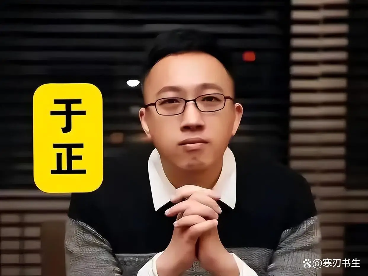 娱乐圈潜规则_娱乐圈男星被潜图片_女老板强吻新人演员