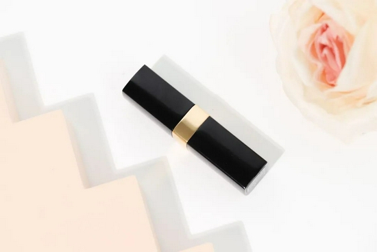 雅诗兰黛569号口红显白测评_ysl蜜桃色6696_YSL1966吸烟装口红色号试色